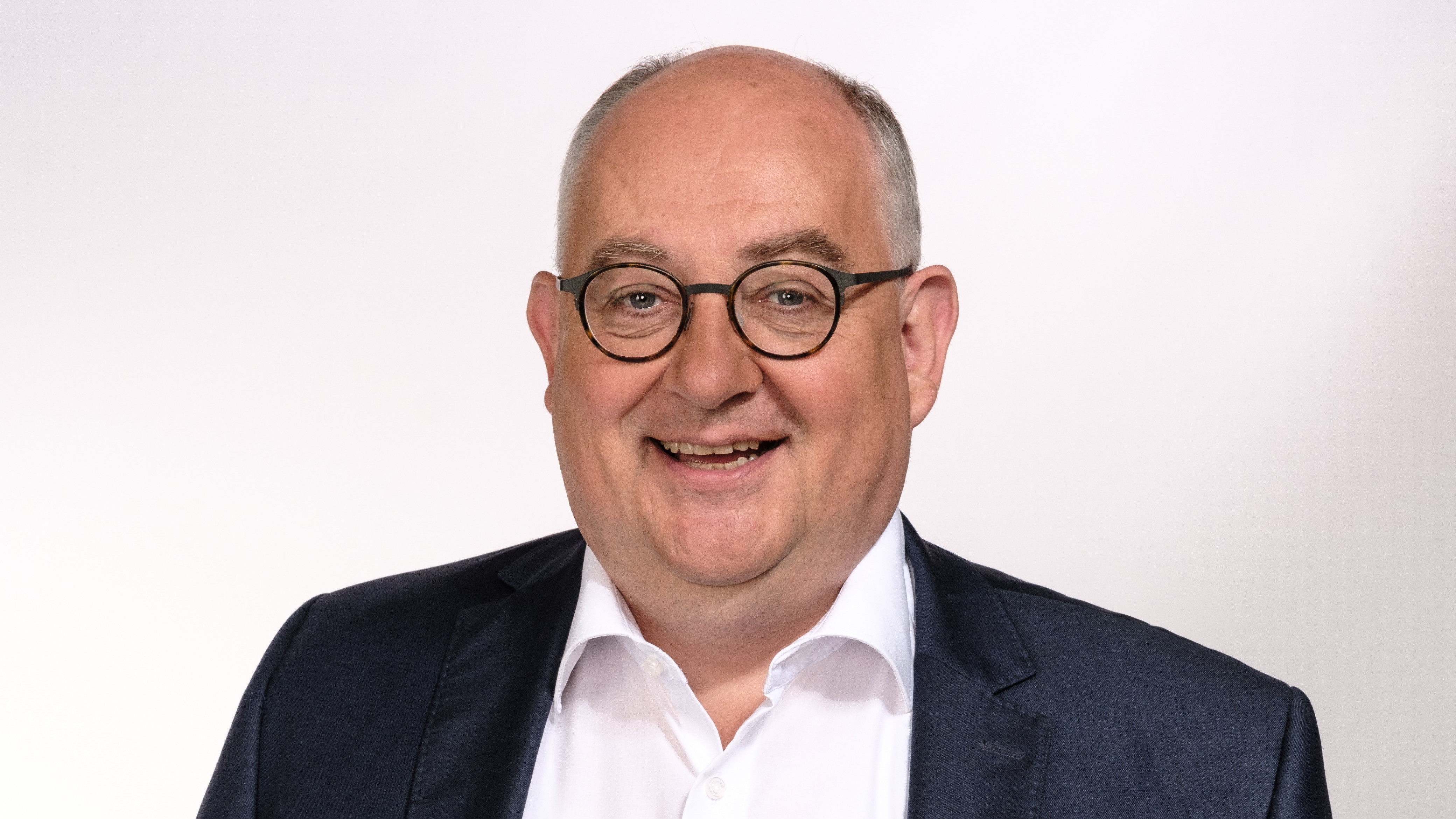 Dr Kristian Schneider